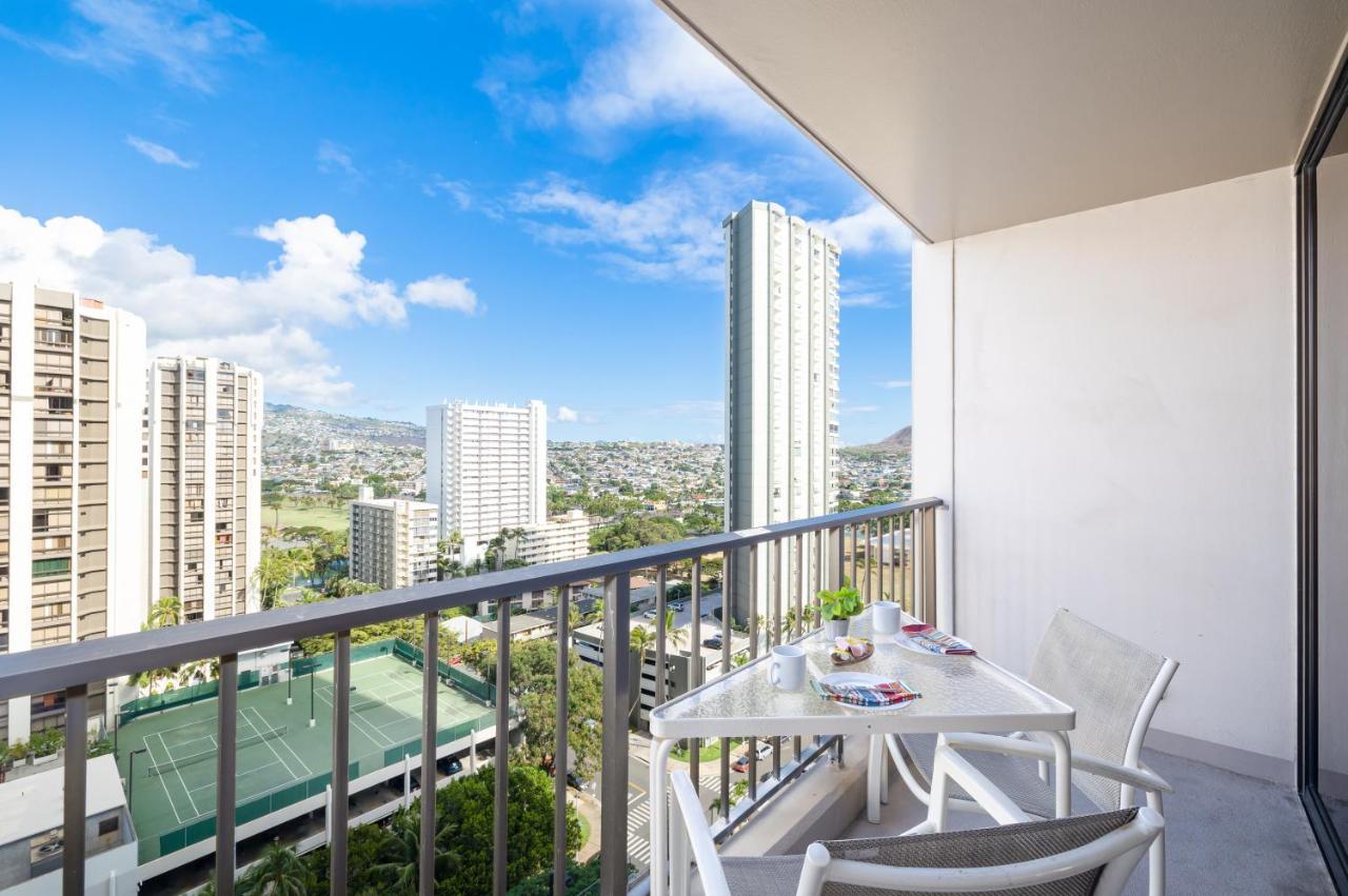Beautiful Mountain View In Waikiki Sunset With Parking Apartment Honolulu Bagian luar foto