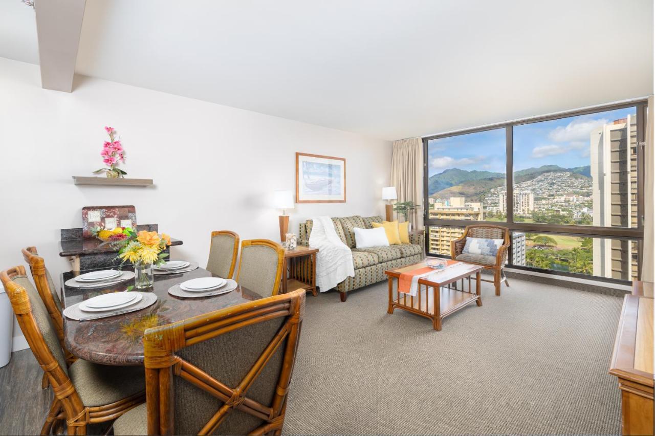 Beautiful Mountain View In Waikiki Sunset With Parking Apartment Honolulu Bagian luar foto