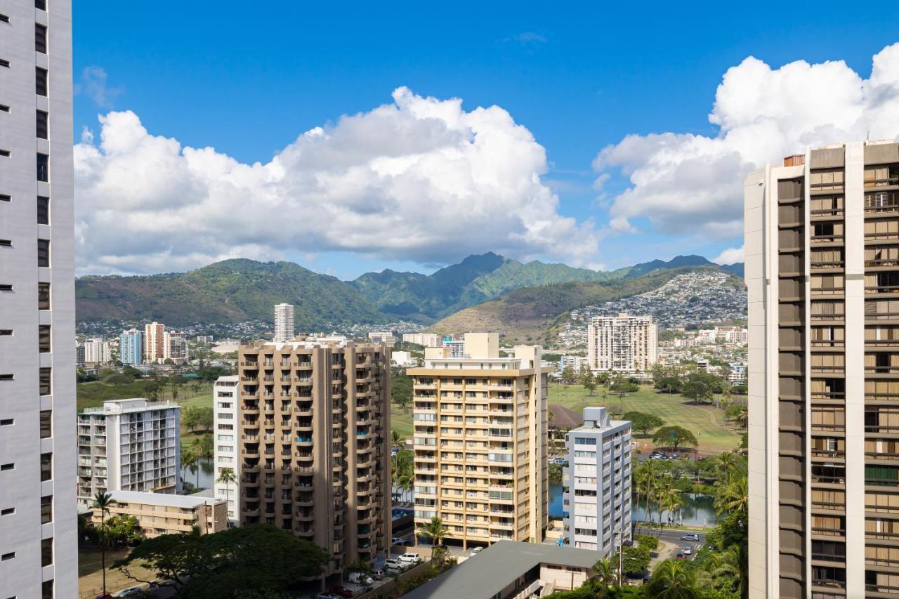 Beautiful Mountain View In Waikiki Sunset With Parking Apartment Honolulu Bagian luar foto
