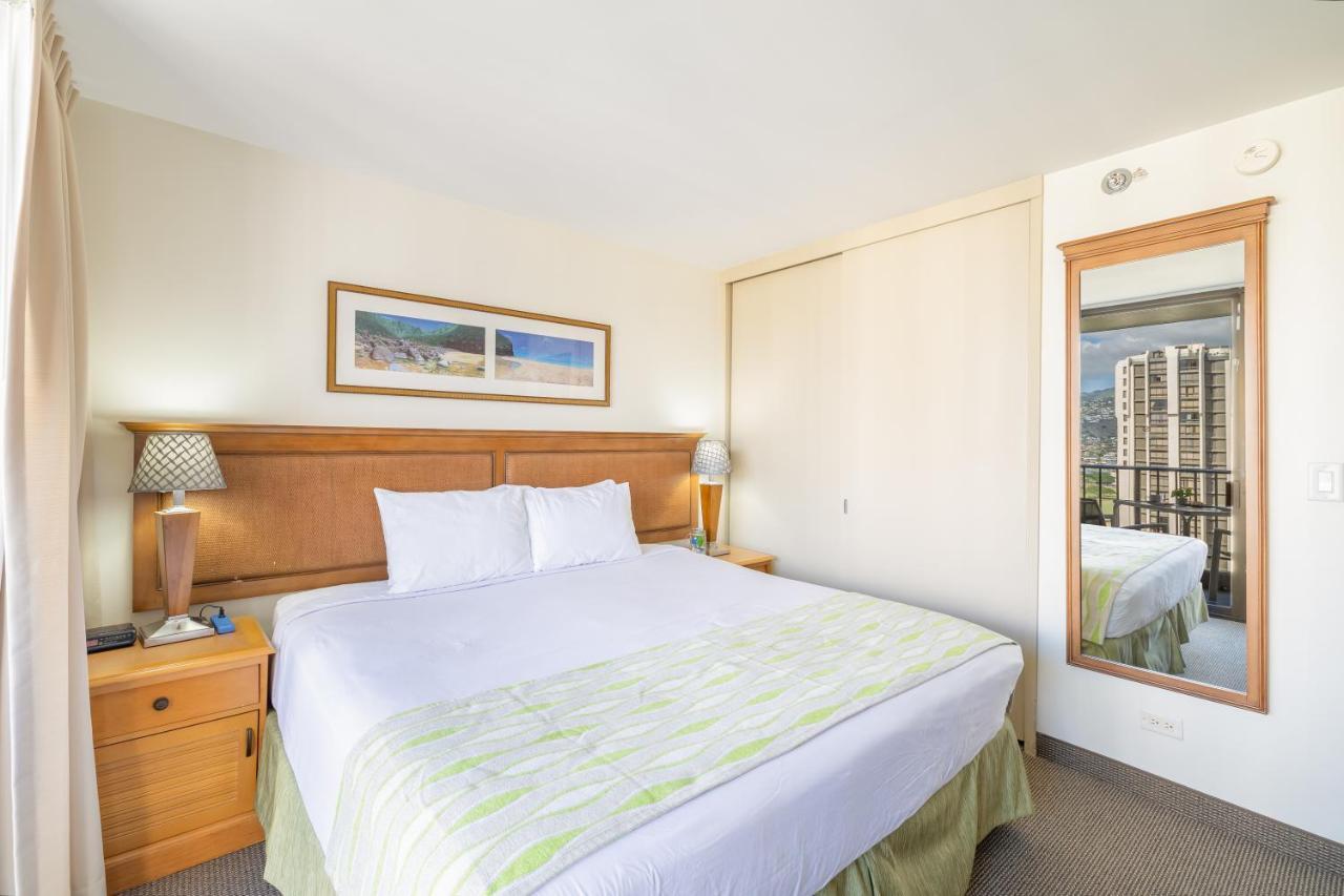 Beautiful Mountain View In Waikiki Sunset With Parking Apartment Honolulu Bagian luar foto
