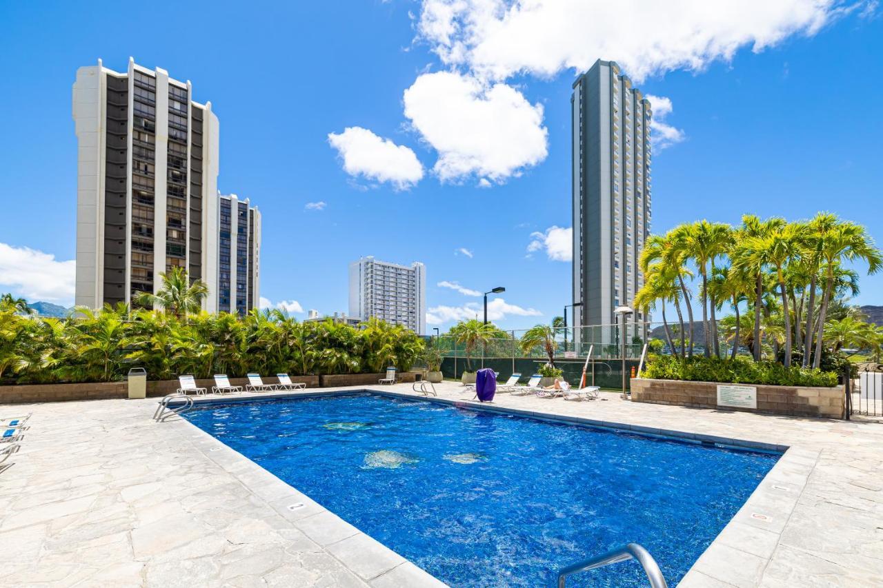 Beautiful Mountain View In Waikiki Sunset With Parking Apartment Honolulu Bagian luar foto